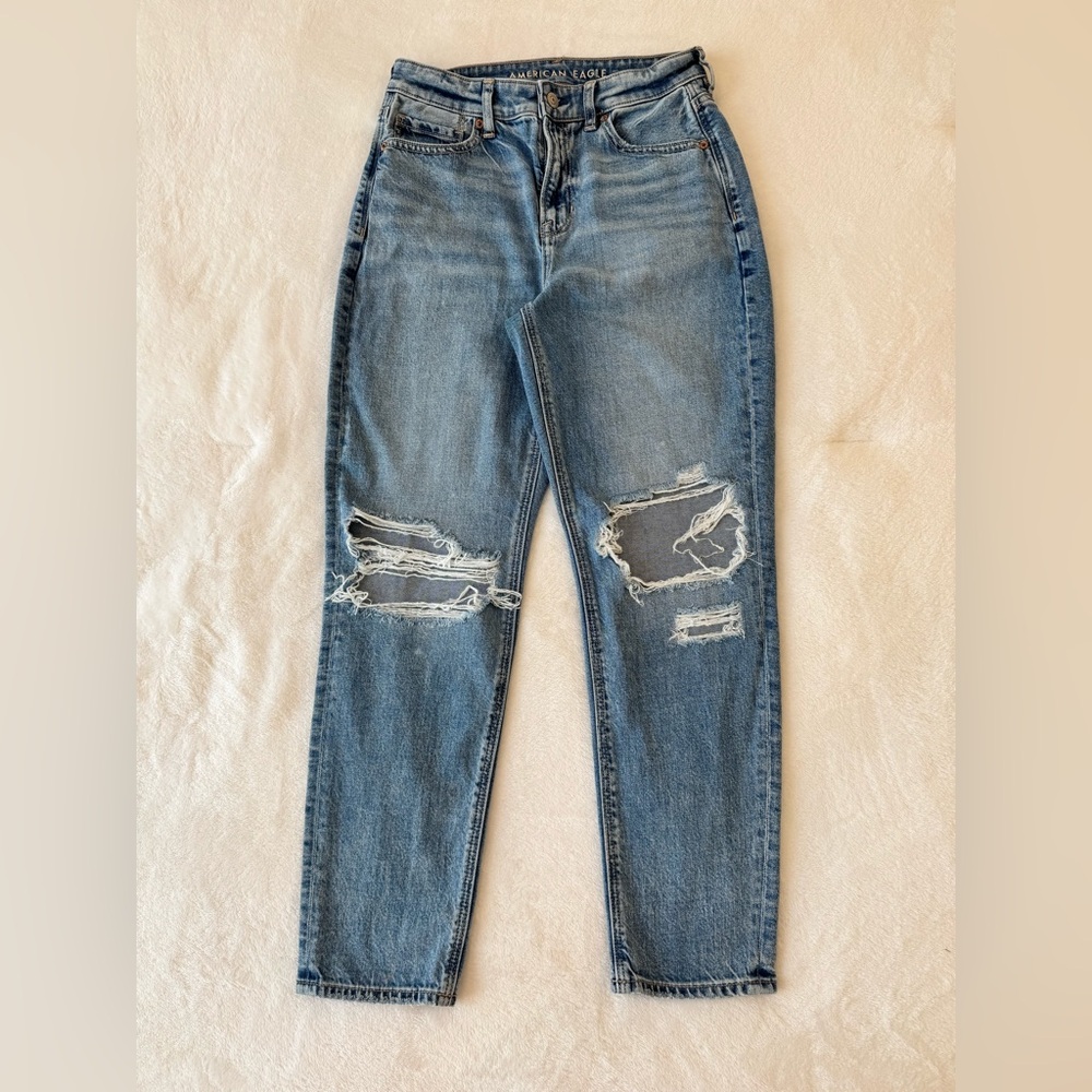 NWOT American Eagle Outfitters Boyfriend Jeans Distressed